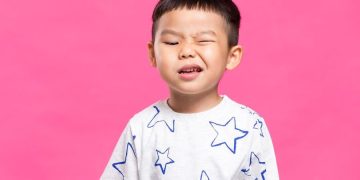 Tật nháy mắt ở trẻ